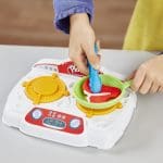 Play-Doh štednjak koji cvrči