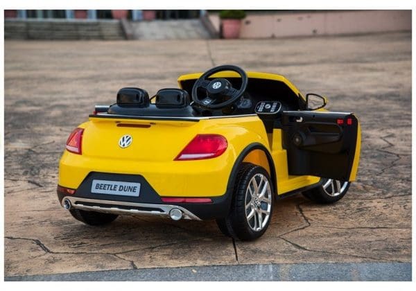 VW Buba auto na akumulator žuti