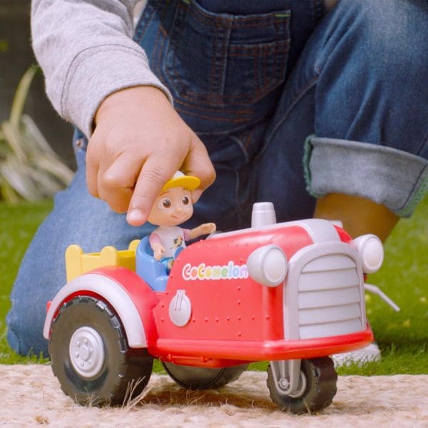 CoComelon igračka Traktor s pjesmom