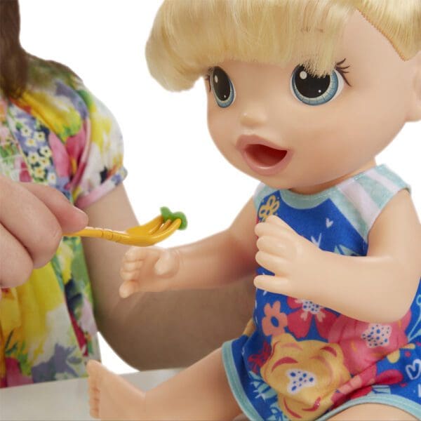 Baby Alive lutka za hranjenje Snackin’ Shapes