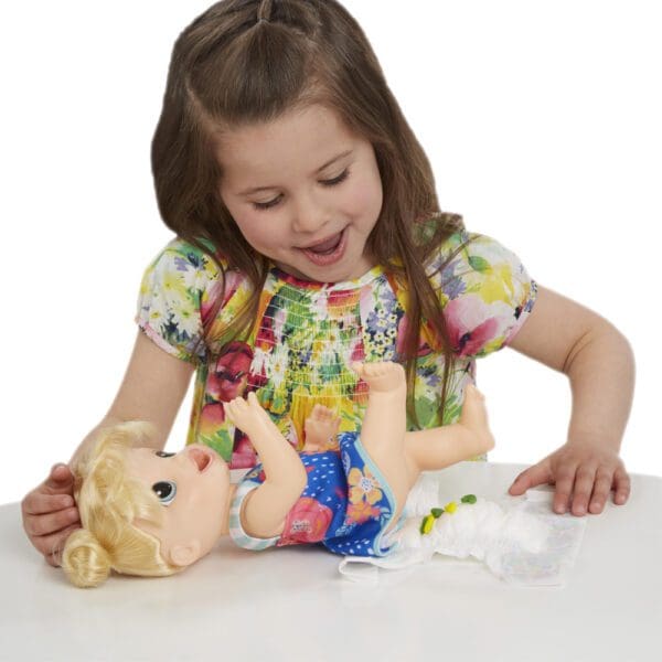 Baby Alive lutka za previjanje Snackin’ Shapes