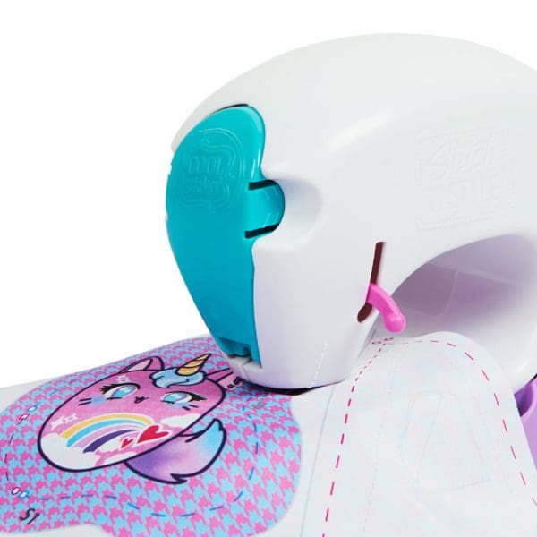 Stitch’N Style Fashion Studio Dječja šivaća mašina s uzorcima i dodacima za ukrašavanje