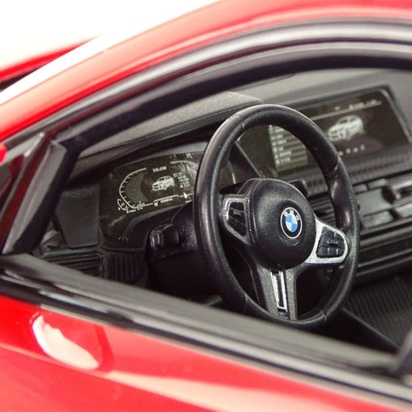 Rastar BMW X6 M auto na daljinski s realističnim interijerom 1:14