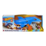 Hot Wheels transporter u setu s autićem morski pas