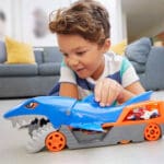 Igračka za dječake Hot Wheels transporter morski pas