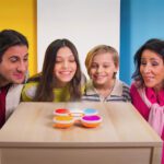 Društvena igra nabrajanja pojmova s više od 300 tema Jedan više