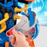 Fisher Price DC Super Friends Batman Zapovjedni centar 2 u 1 Dizalo za figurice