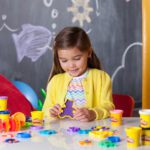 Play-Doh kreativni set za djecu s plastelinom i kalupima za oblikovanje Stamp’n Shape