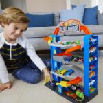 Set za igru s autićima za djecu Hot Wheels garaža za skakanje i spuštanje